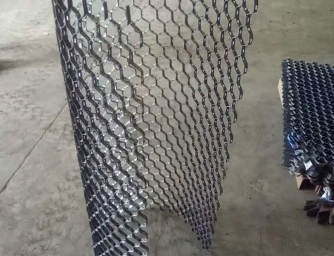 不锈钢龟甲网促进钢铁企业耐火材料的再利用